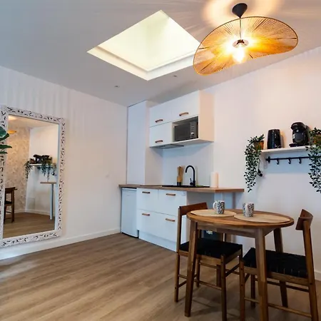 Comme Chez Soi - アパート