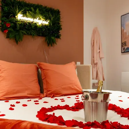 Comme Chez Soi -