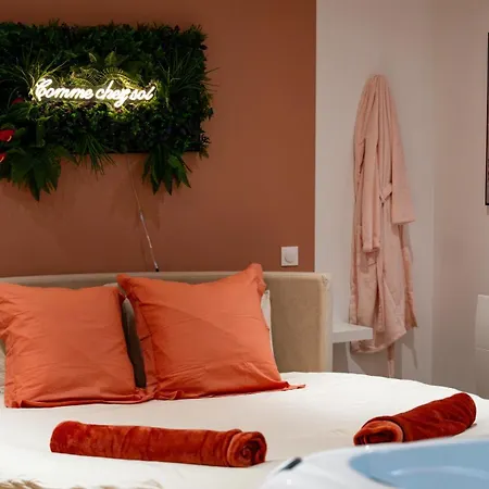 Comme Chez Soi - *